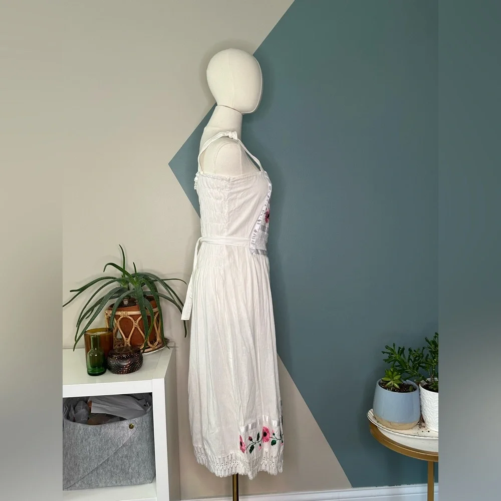 Cottagecore Midi Dress White Embroidered Boho Floral Eyelet Woven Size Small - Picture 4 of 11